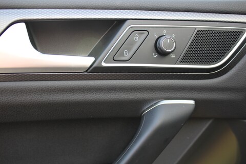 Volkswagen-Golf Sportsvan