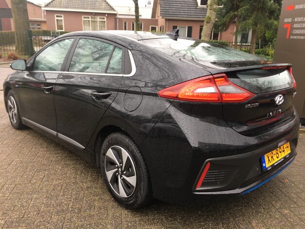 Hyundai-Ioniq