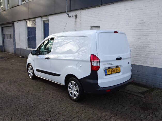 Ford-Transit Courier